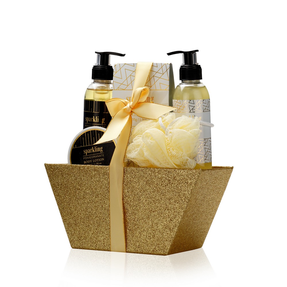 Женский Подарочный набор " Sparkling " ( гель для душа 180мл + пена для ванн 180мл + лосьон для тела 50мл + соль для ванны 55г + мочалка )